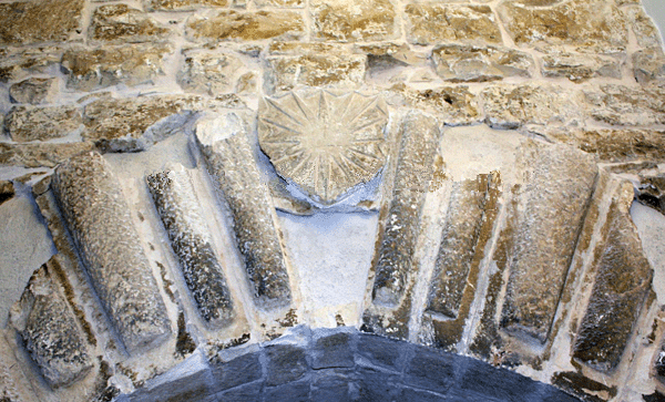 antico portale ala nord particolare stemma