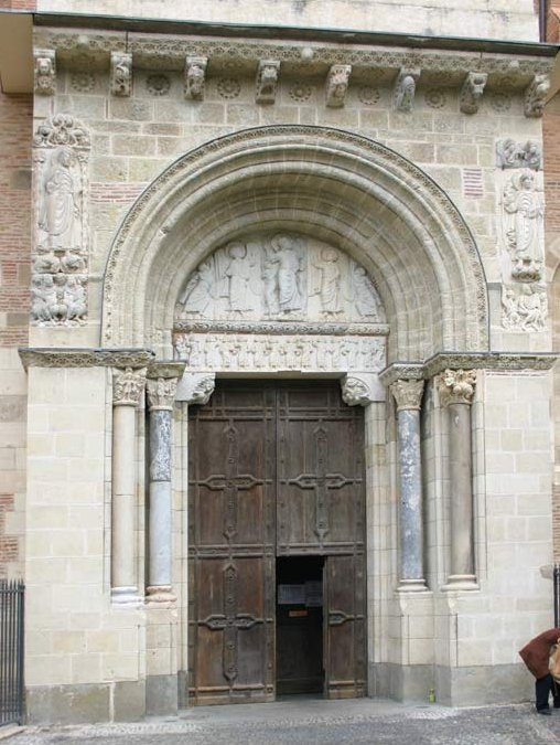 Porte Miègeville, Saint-Sernin de Toulouse; date du décor sculpté vers 1115; photo:http://france-romane.chez-alice.fr/Hte%20GARONNE/Toulouse/PorteMiegevilleG.jpg 