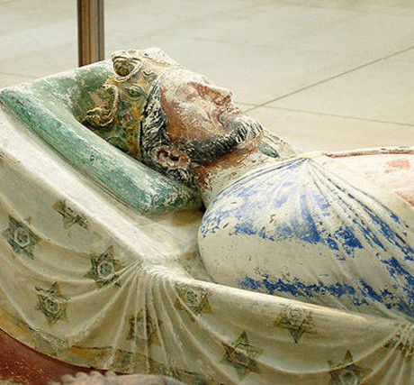 gisant de Richard Coeur de Lion, abbaye de Fontevraud, France; source photo:http://www.maxisciences.com/roi/le-c-ur-embaume-du-roi-richard-c-ur-de-lion-devoile-ses-mysteres_art28782.html