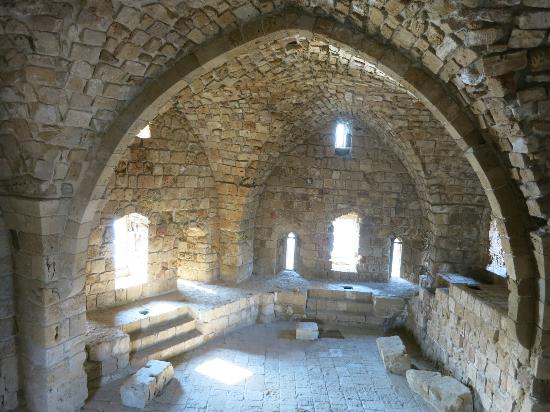 Vue intérieure du château templier de Sidon; source photo:http://www.tripadvisor.fr/LocationPhotoDirectLink-g294005-i87429945-Beirut.html
