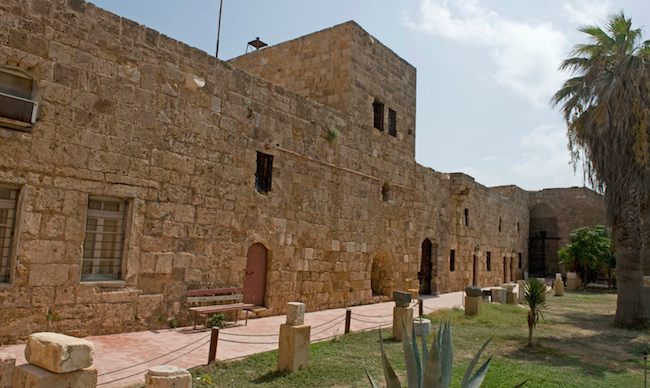 vue intérieure de la forteresse templière sur l'îlot de Rouad; photo: Dick Osseman, www.pbase.com/dosseman_syria/image/117852697
