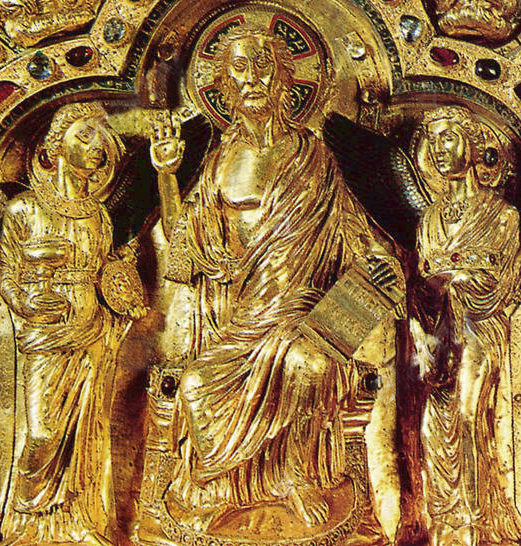 Couronne et objets liturgiques portés par les anges entourant le Christ du Jugement Dernier; détail de la châsse des rois mages; cathédrale de Cologne, Allemagne